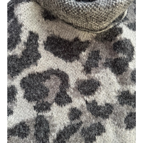 DKNY Animal Print Fuzzy Knit Sweater - Picture 4 of 4